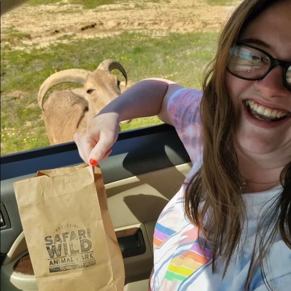 Meet your Posher, Brittany - Picture 2 of 3